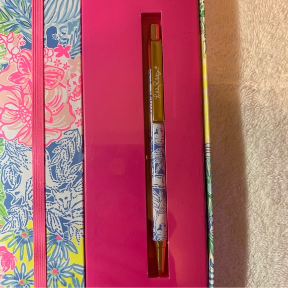NIB Lilly Pulitzer 128pg Lined Journal w/ pen in Cheek to Cheek Boxed Gift Set - Picture 8 of 10
